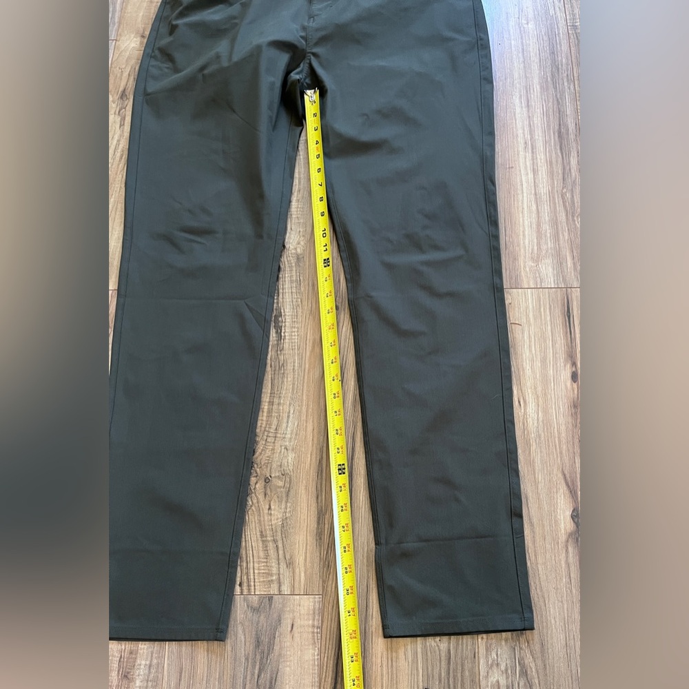 Vuori Meta Pant Athletic Slim Fit – Men’s 38x32 – Dark Oregano – NWOT - Picture 8 of 14